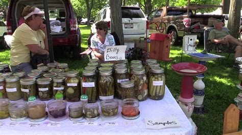 More than 650 vendors of crafts, produce, plants, tools. Food and refreshments. 